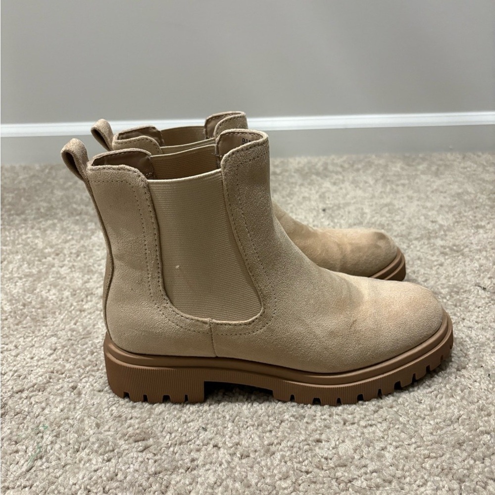 Old Navy Beige Chelsea Ankle Boots